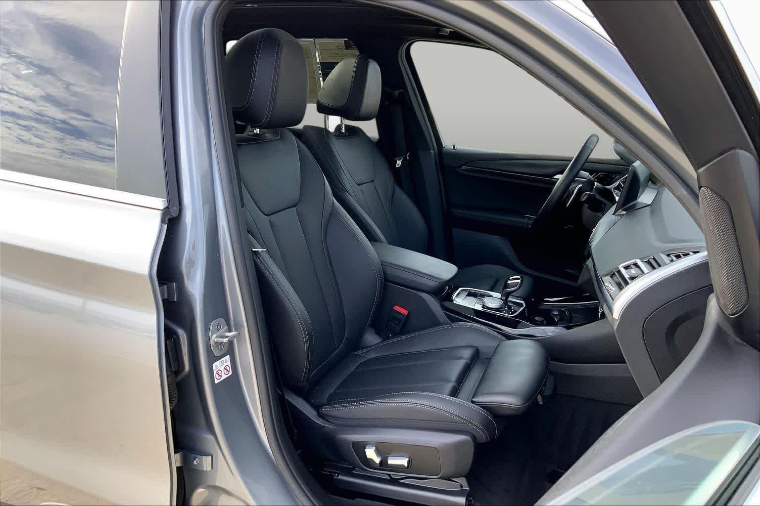 Used 2023 Skyscraper Gray Metallic BMW sDrive30i image 9
