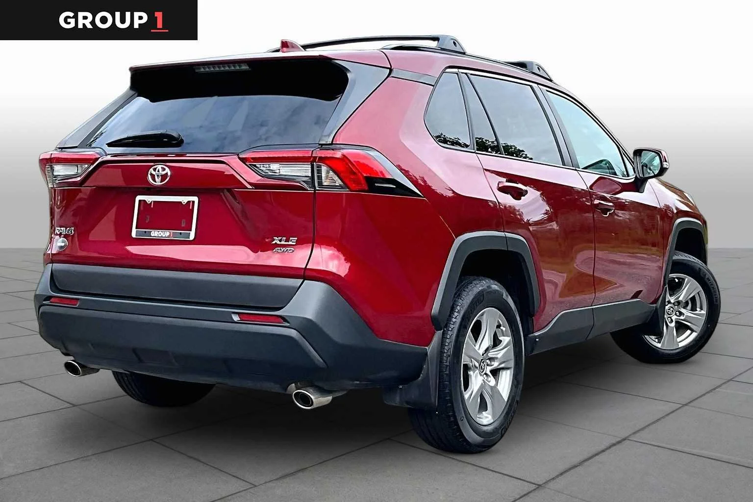 Used 2022 Ruby Flare Pearl Toyota XLE image 13