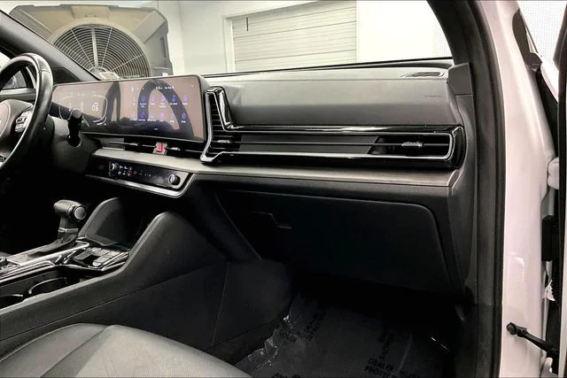 Used 2023 Glacial White Pearl Kia X-Line image 19