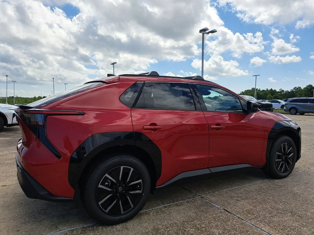 New 2026 Supersonic Red <sup>1</sup> Toyota  XLE image 5