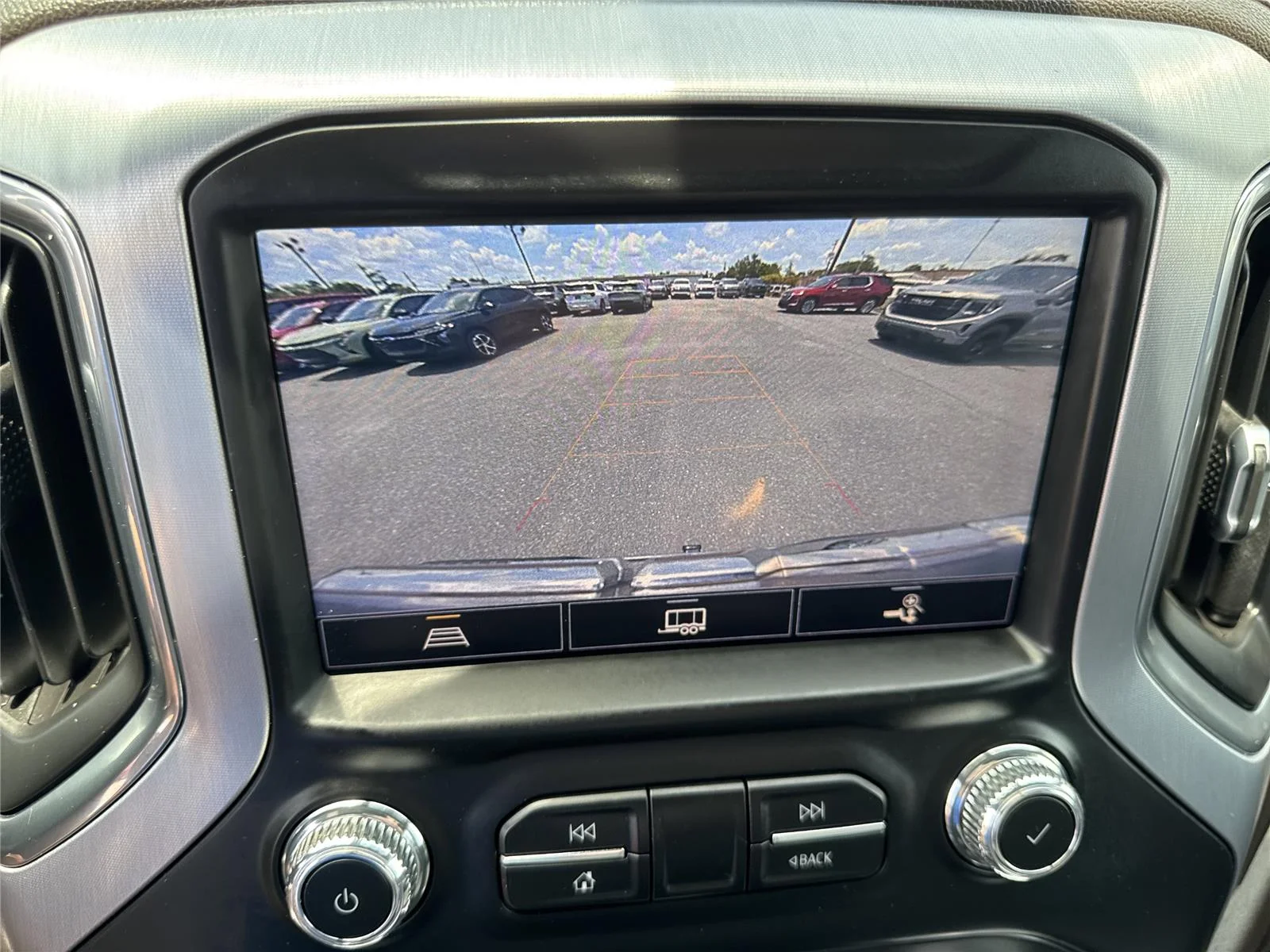 Used 2021 CAYENNE RED TINTCOAT GMC SLT image 25