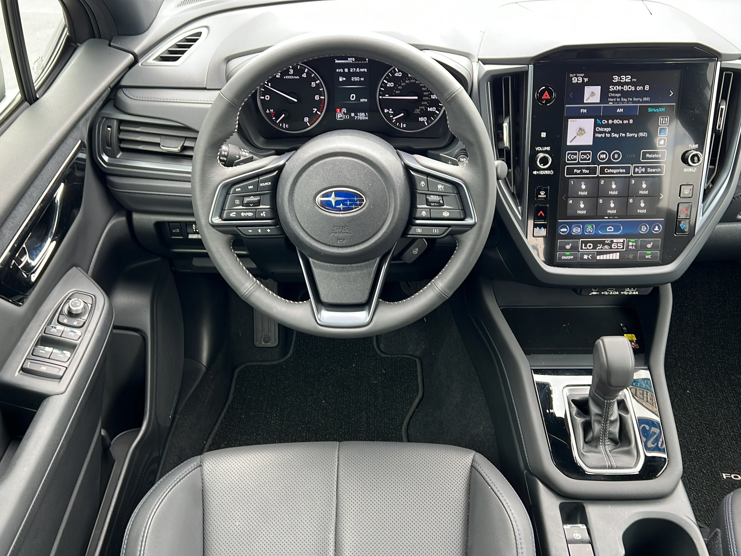 Used 2025 Ice Silver Metallic Subaru Limited image 12