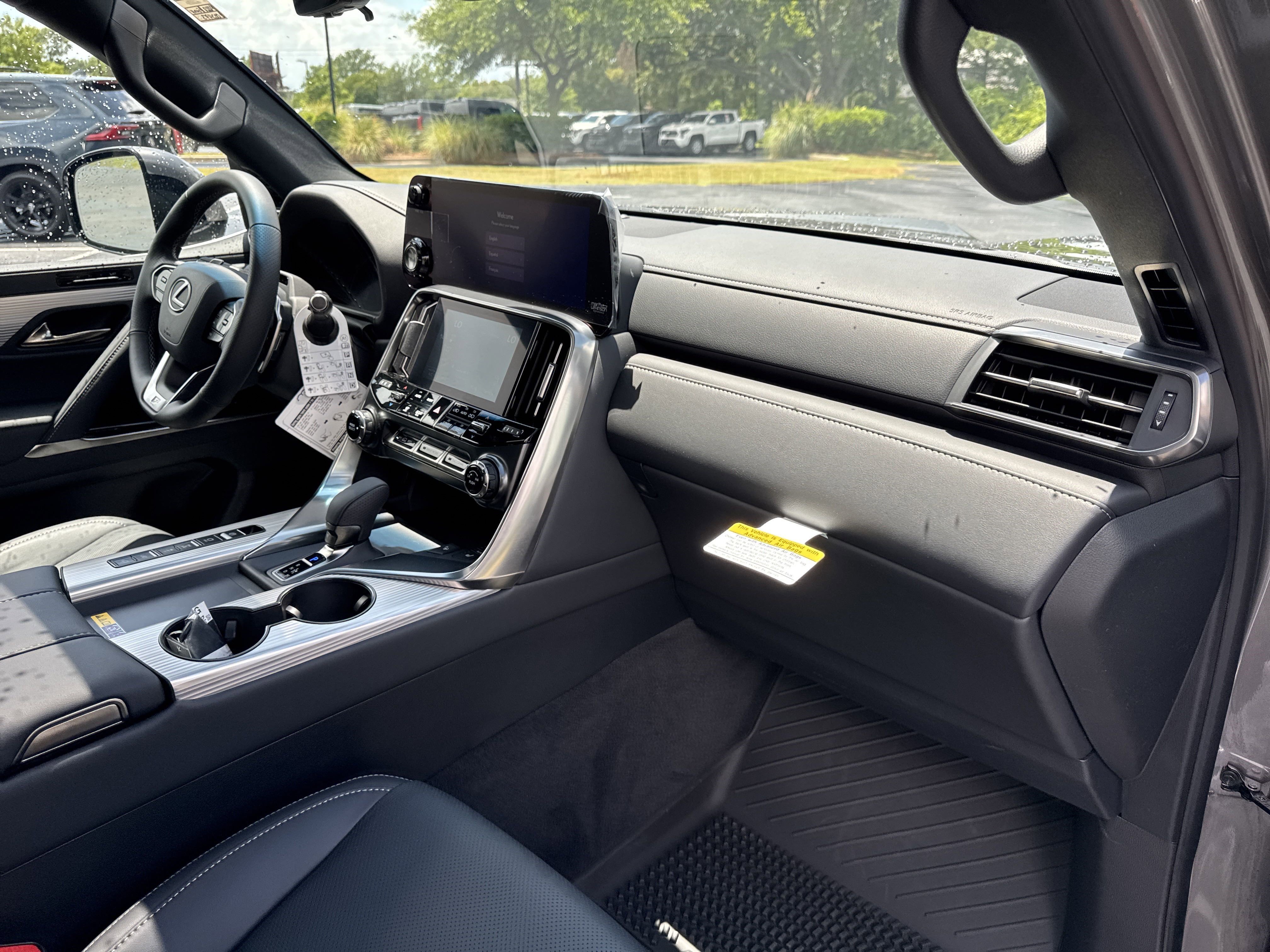 2025 Lexus LX F-Sport - Photo 38