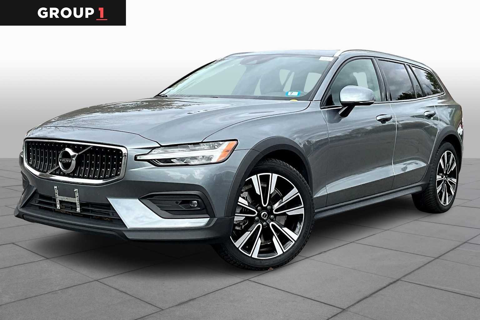 2021 Volvo V60 Cross Country Base