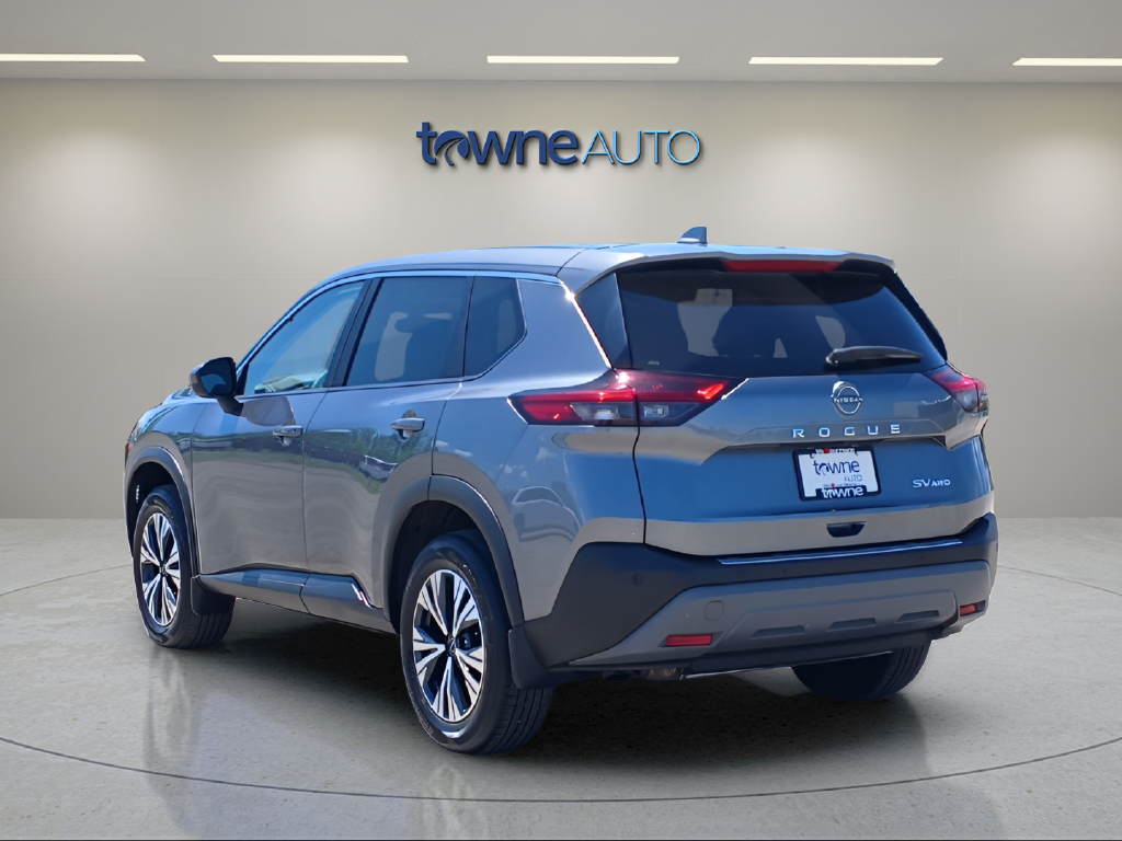 Used 2023 Gray Nissan SV image 5