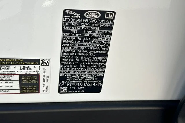 New 2026 Fuji White Land Rover SE image 27