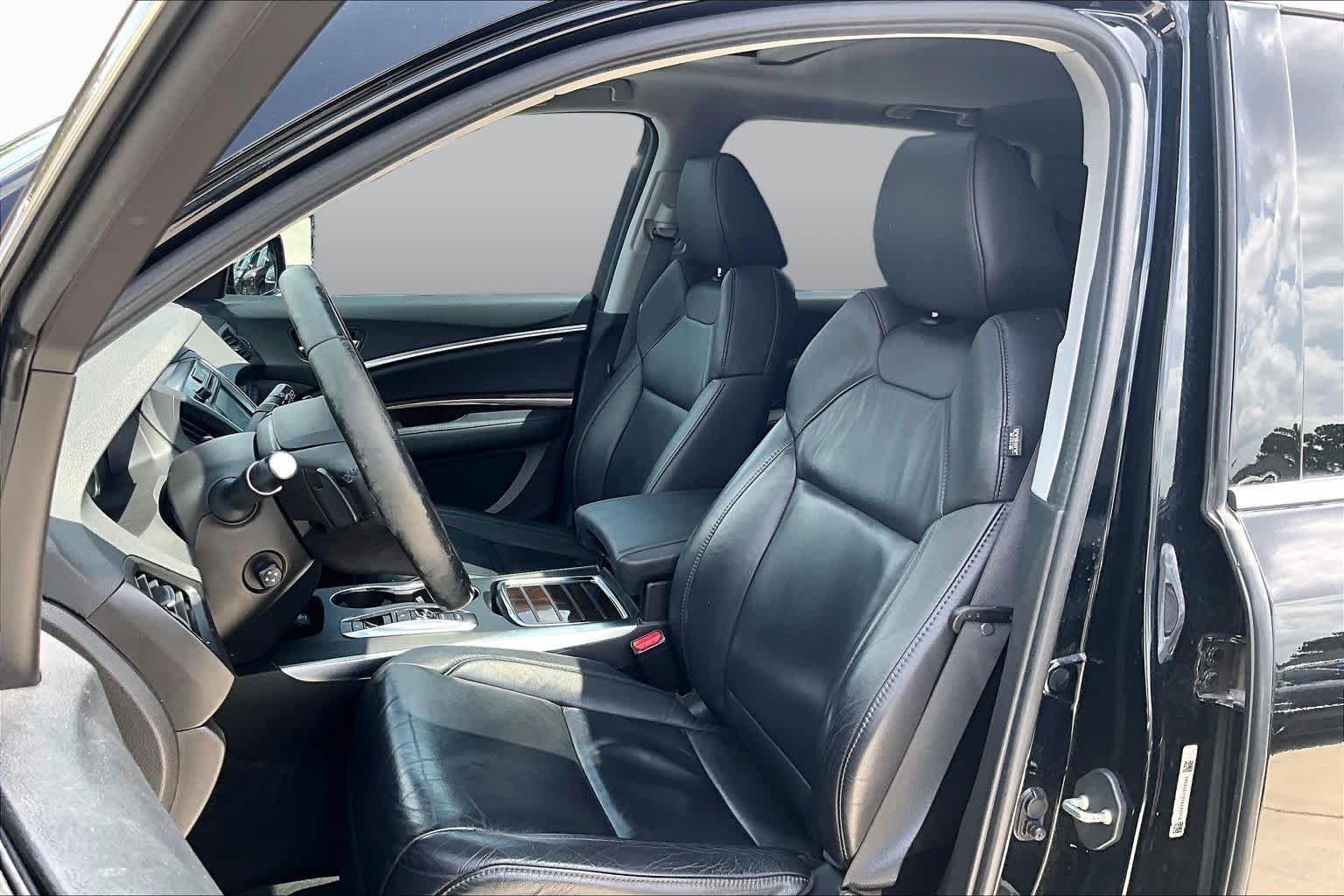 Used 2020 Majestic Black Pearl Acura  image 8
