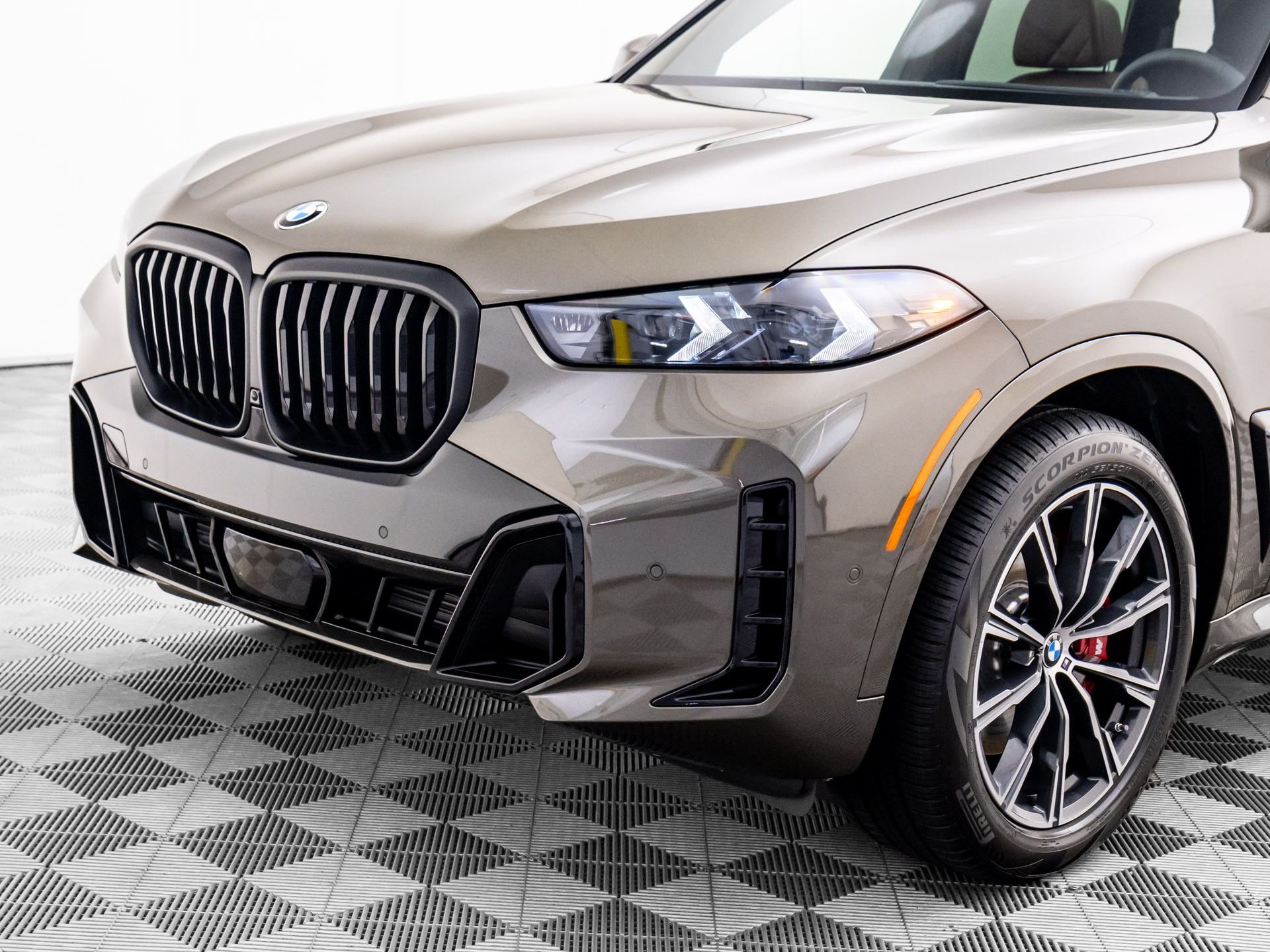 Used 2026 Green BMW xDrive40i image 35