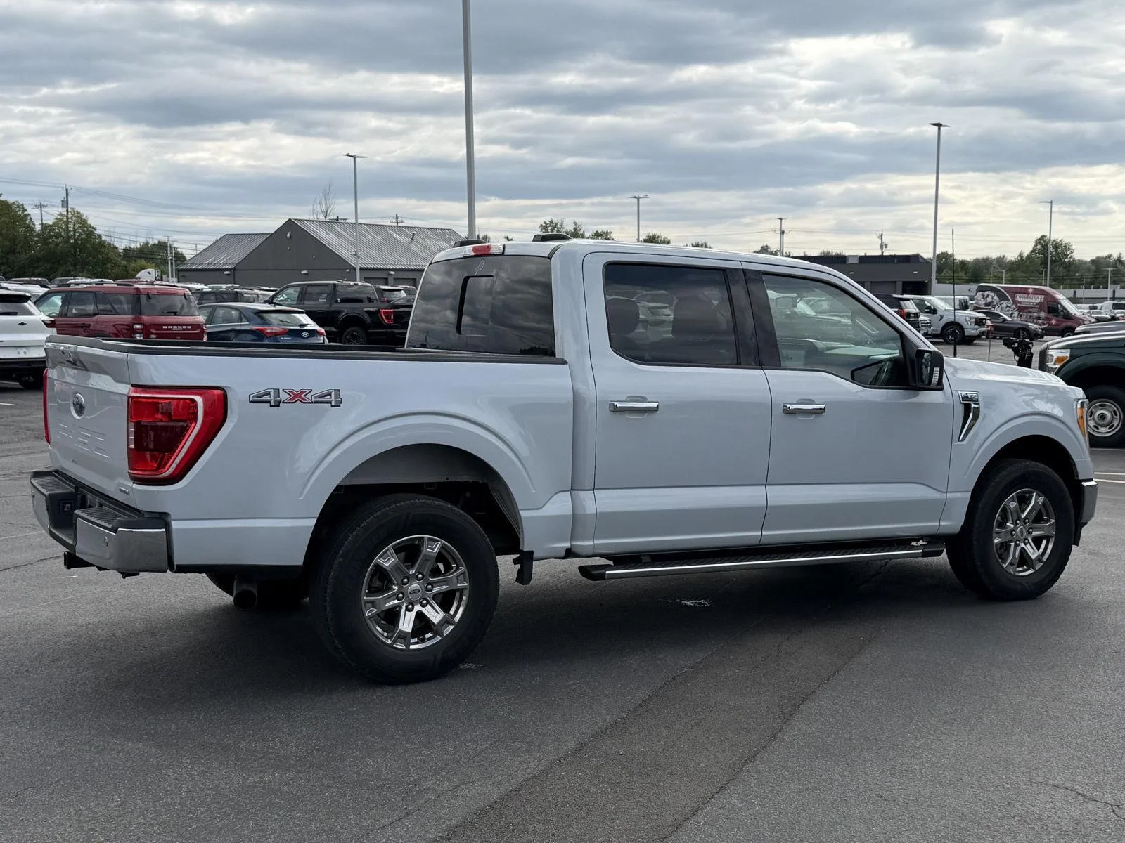 Used 2021 Space White Ford XLT image 5