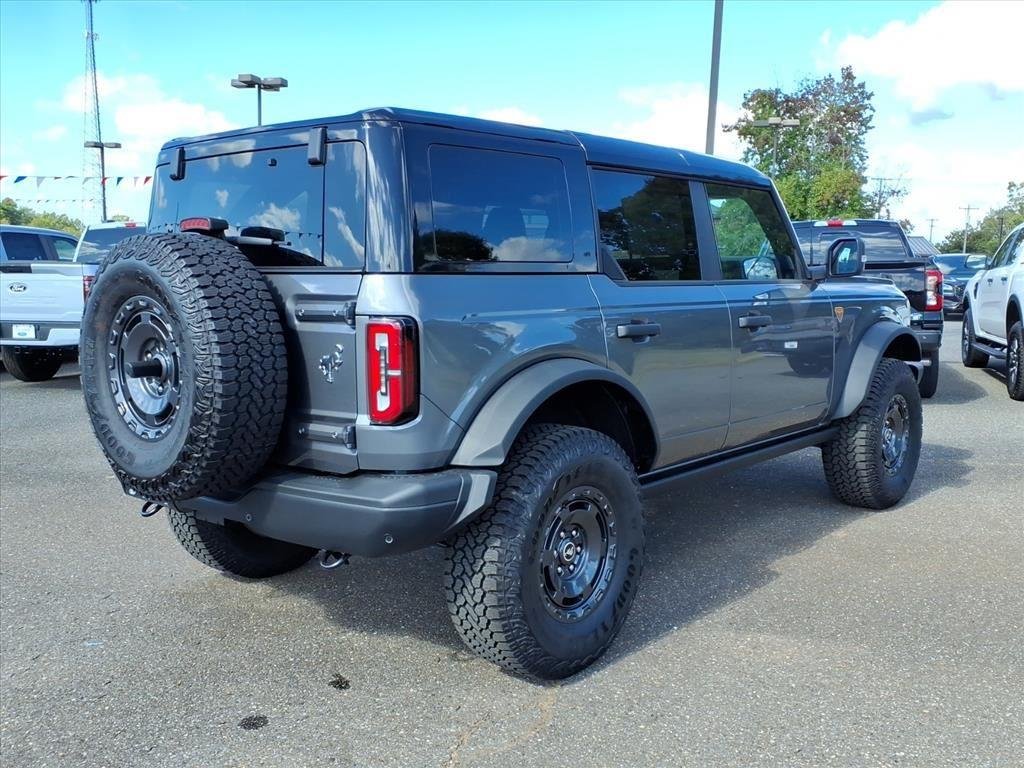 New 2025 Carbonized Gray Metallic Ford Badlands® image 19