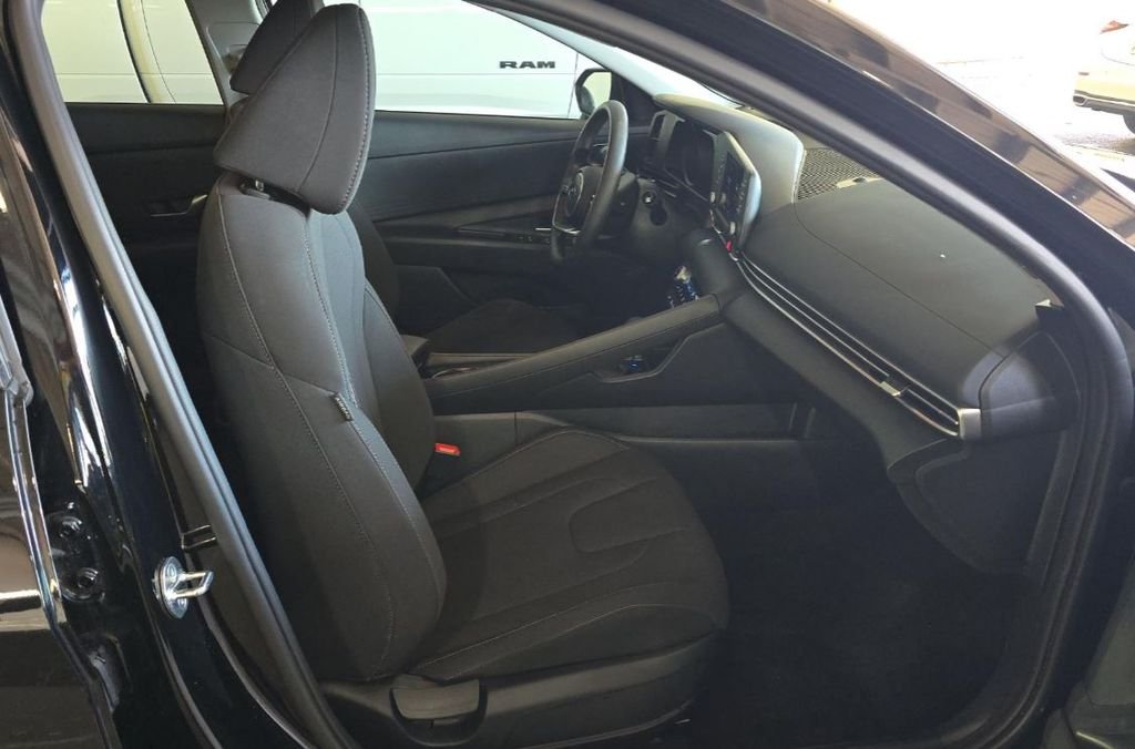 Used 2023 Black Hyundai Blue image 6