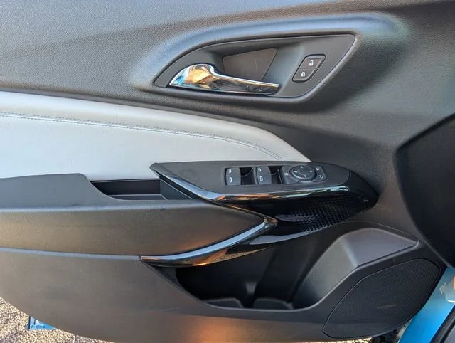 2025 Chevrolet Trax LT - Photo 13