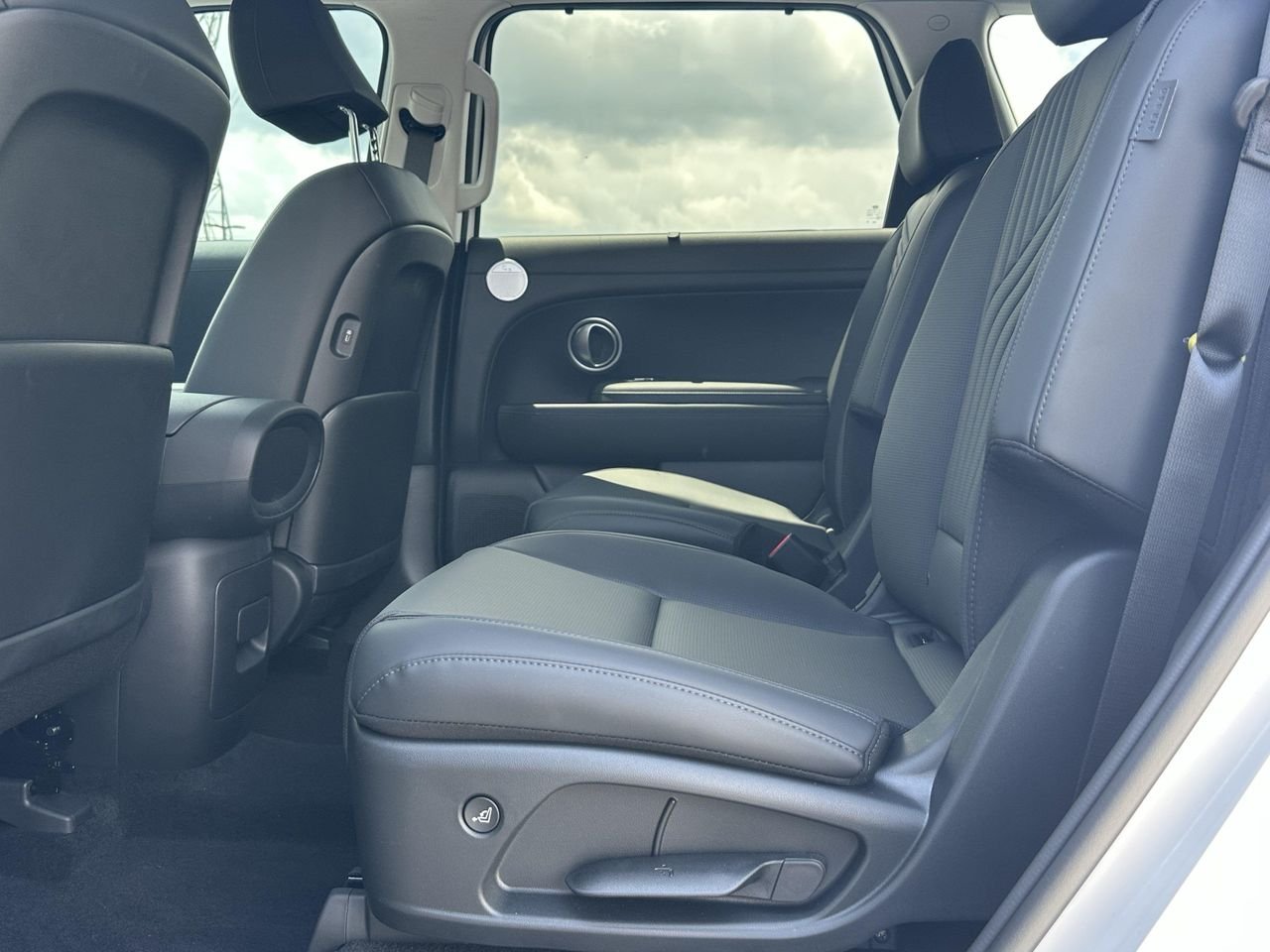 New 2026 Creamy White Pearl Hyundai SEL 7P image 18
