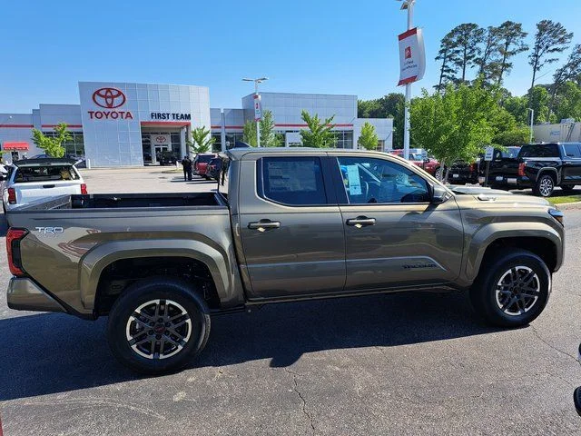 2026 Toyota Tacoma TRD Sport - Photo 5