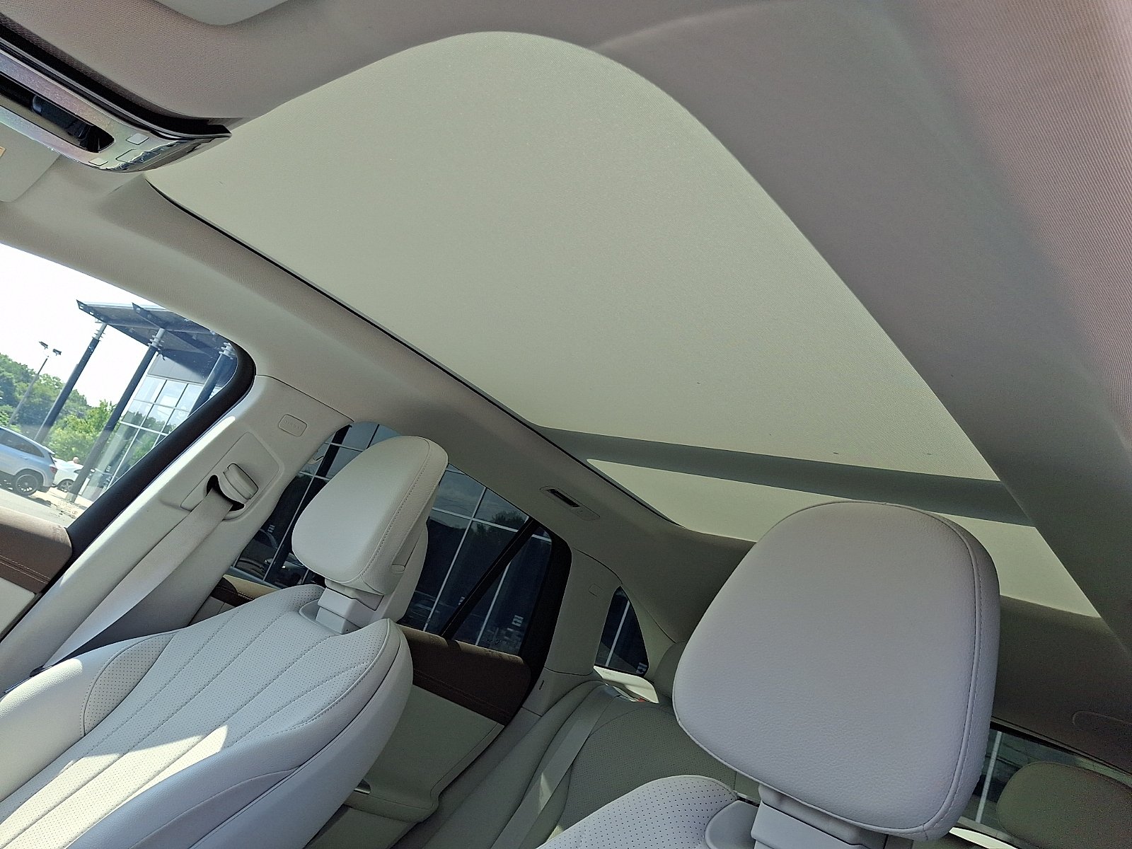 Certified Used 2023 Polar White Mercedes-Benz 4MATIC® image 14