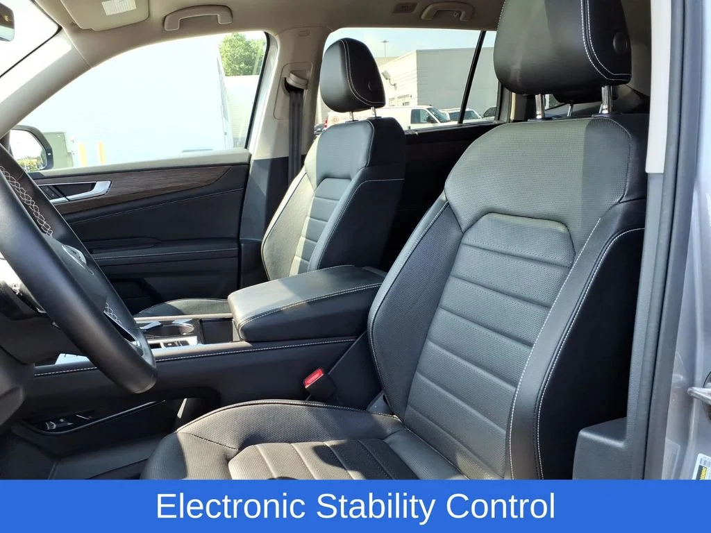 Used 2024  Volkswagen 2.0T SEL image 15