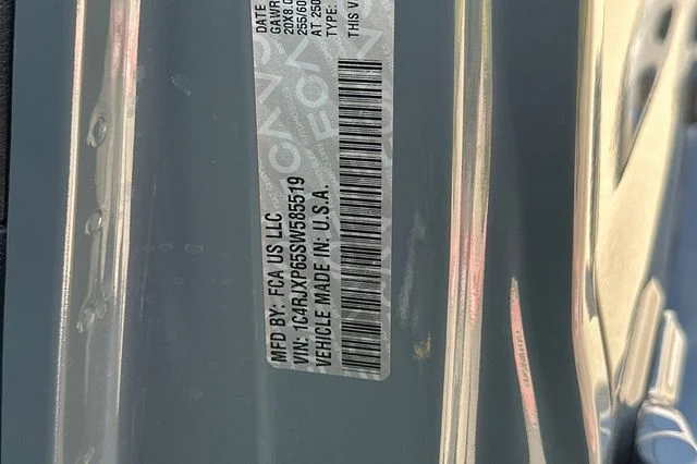 Used 2025 Gray Jeep Sahara 4xe image 35