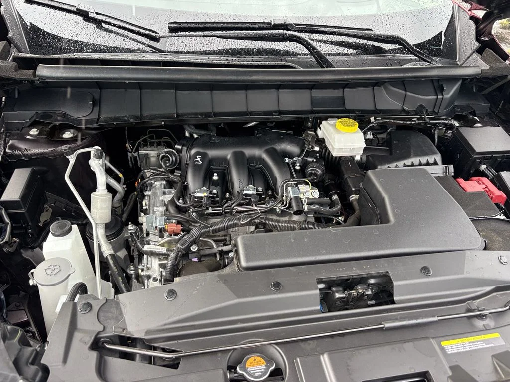 Used 2025 Red Nissan Platinum image 13