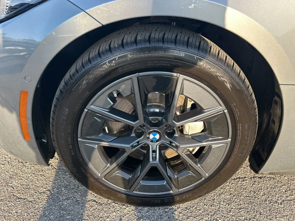 Used 2025 Gray BMW xDrive40 image 19