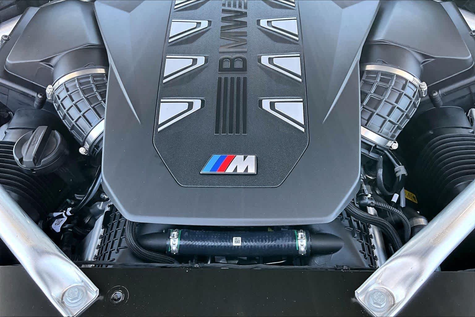New 2027 Alpine White BMW M60i image 16
