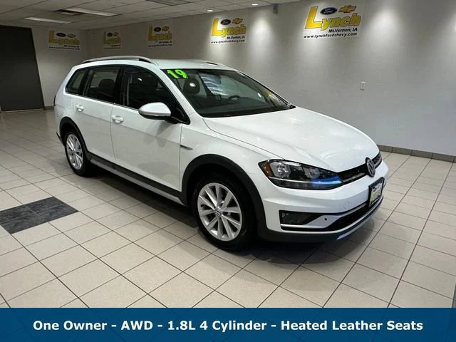 2019 Volkswagen Golf Alltrack TSI S 4Motion's photo