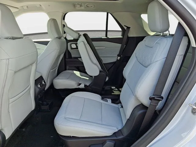 New 2026 Space White Metallic Ford Platinum image 7