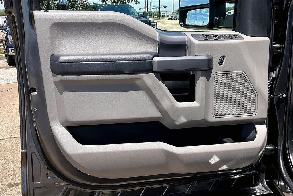 Used 2017 Magnetic Metallic Ford XLT image 17