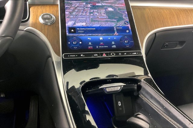 Used 2023  Mercedes-Benz GLC 300 image 6