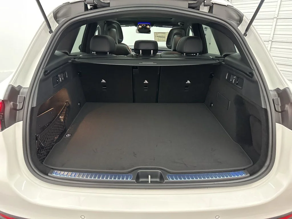Used 2026 White Mercedes-Benz GLC 300 image 24