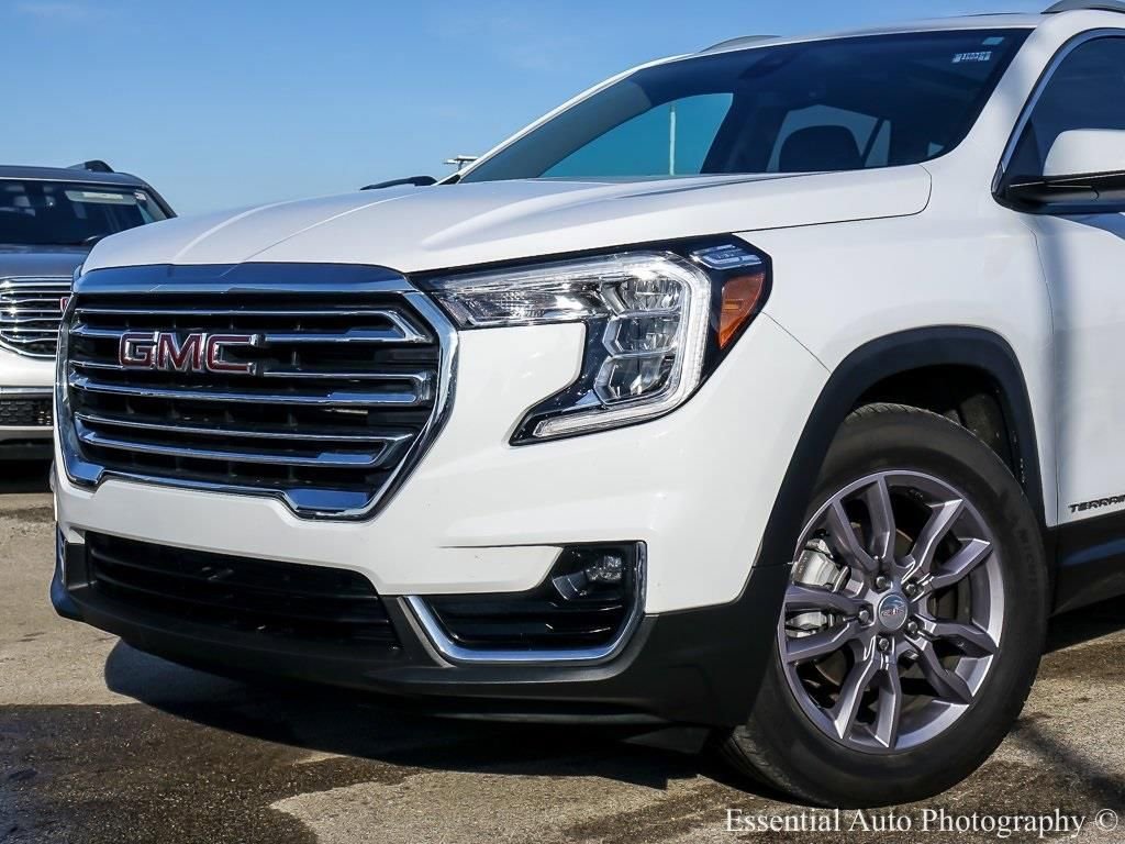 2023 GMC TERRAIN - Image 2