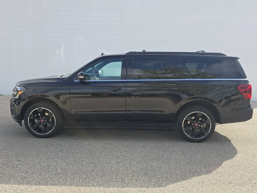 Used 2023 Black Ford Limited image 10