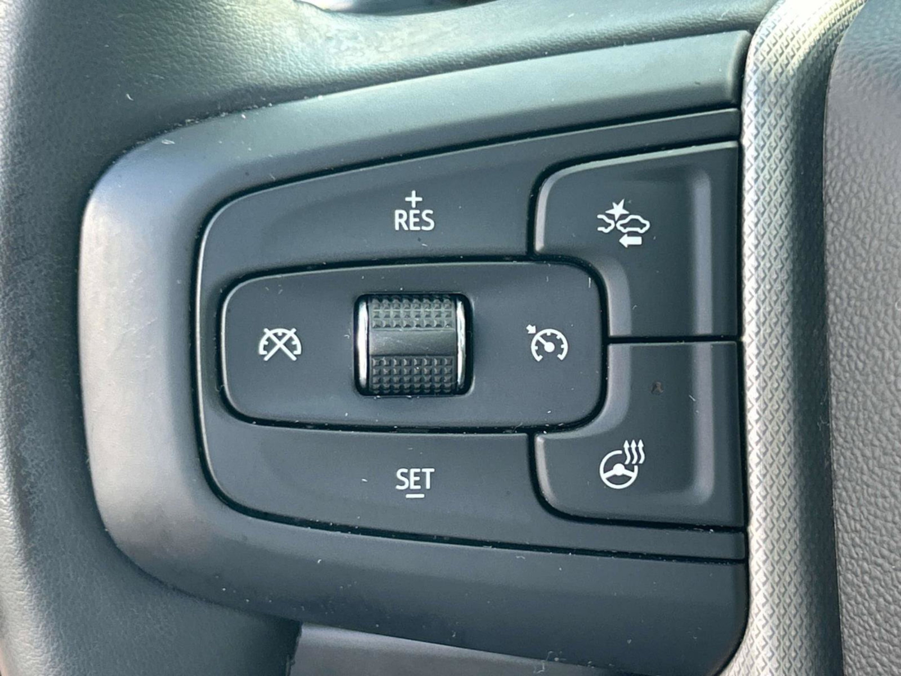 Used 2023 Onyx Black GMC Denali image 30