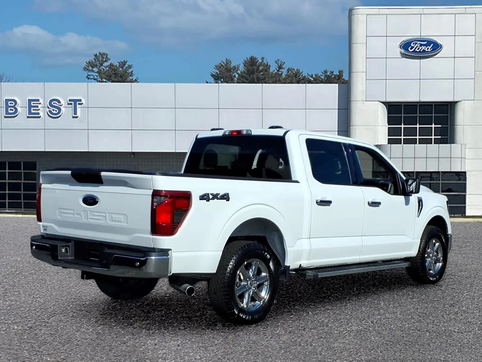 Used 2025 Oxford White Ford XLT image 7