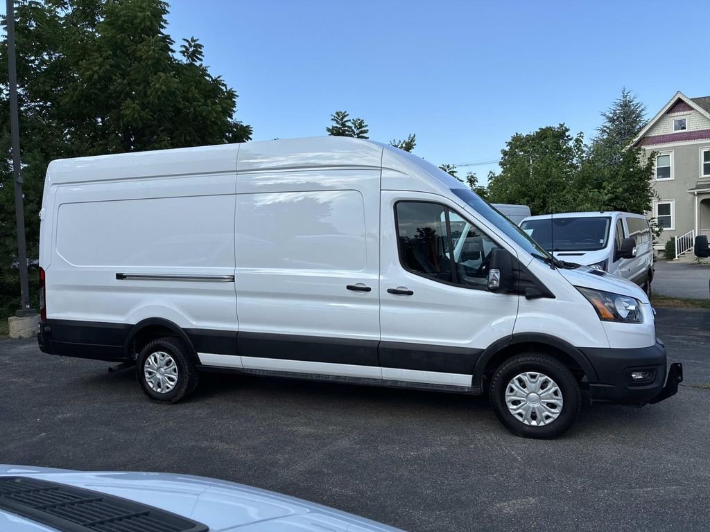 Used 2024 White Ford Base image 8