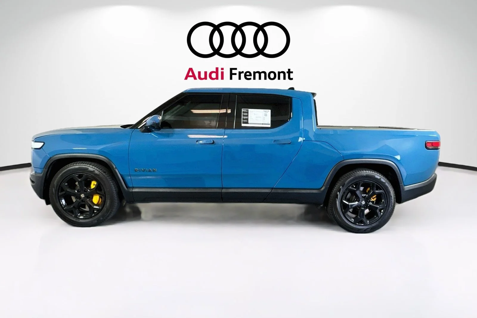 Used 2022 Rivian Blue Rivian Adventure Package image 1