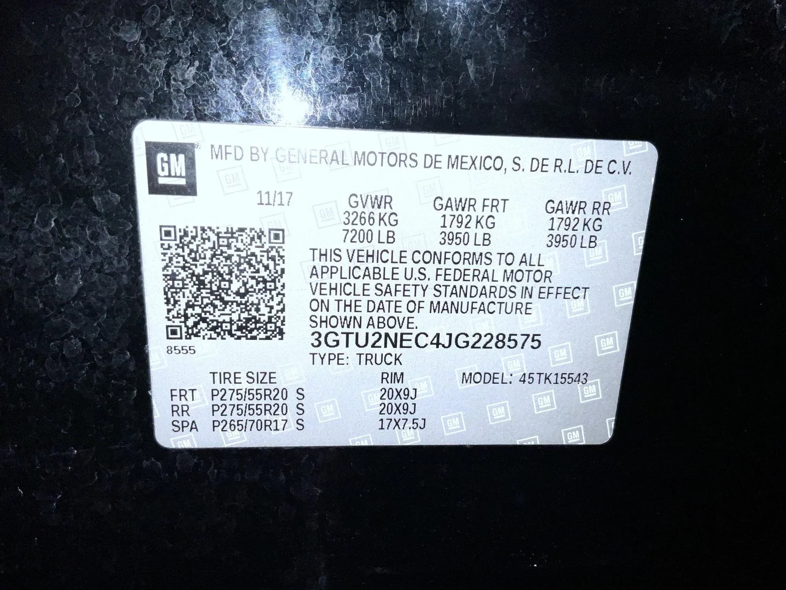 Used 2018 Black GMC SLT image 25