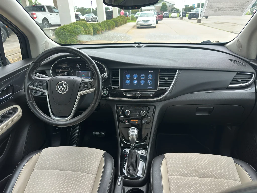 Used 2021 Ebony Twilight Metallic Buick Preferred image 20