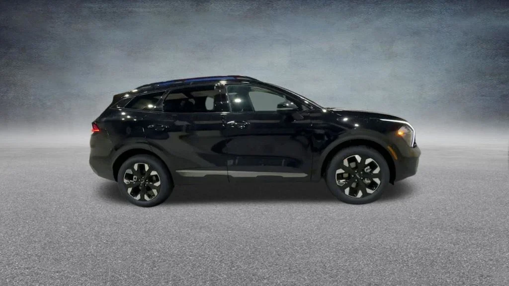 Used 2023 Black Kia X-Line image 26