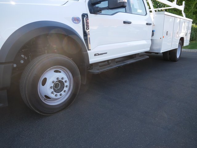 Used 2025 Oxford White Ford Crew Cab XL image 2