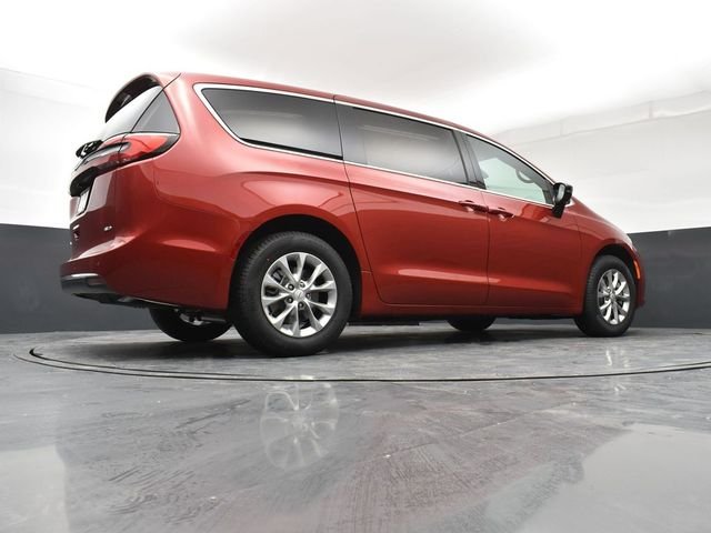 New 2026 Red Hot Pearl-Coat Exterior Paint Chrysler Select image 24