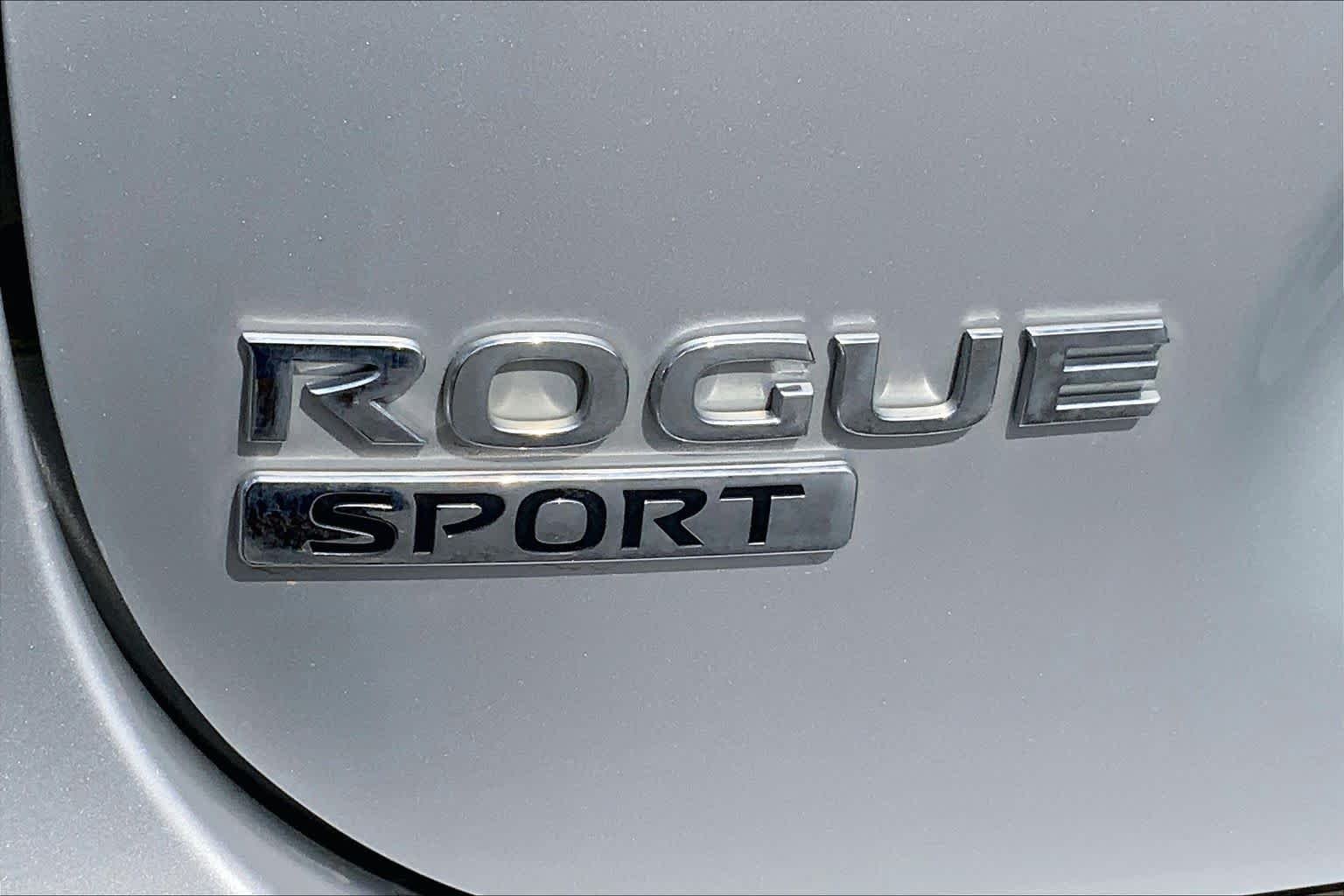 Used 2021 Brilliant Silver Metallic Nissan S image 31