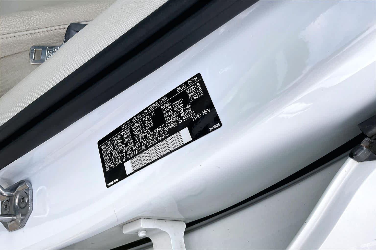 Used 2019 Crystal White Pearl Metallic Volvo Momentum image 34