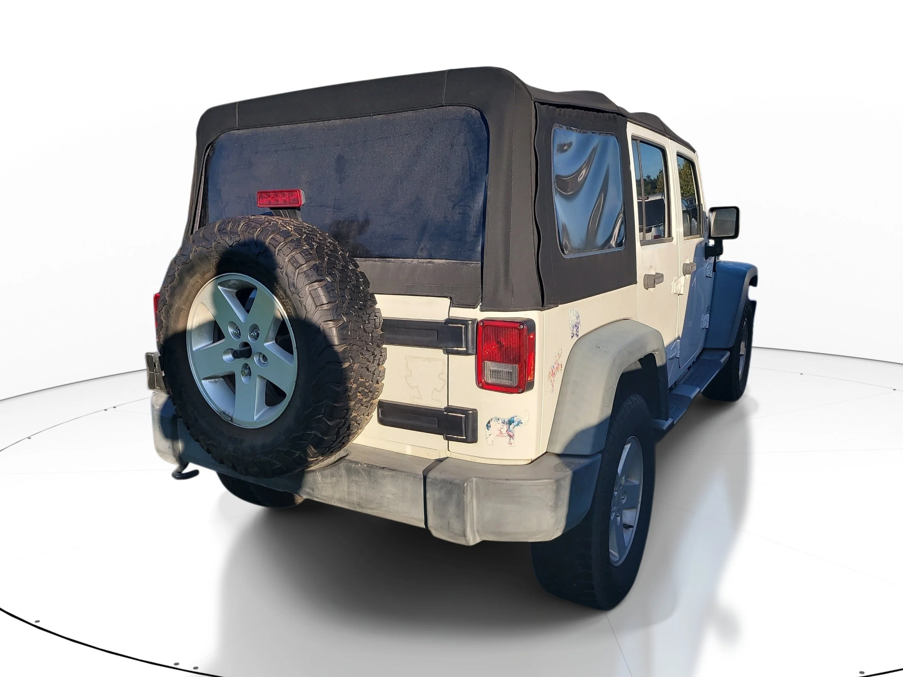Used 2018 Bright White Clearcoat Jeep Sport S image 4