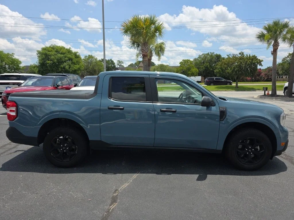 Used 2022  Ford XLT image 1