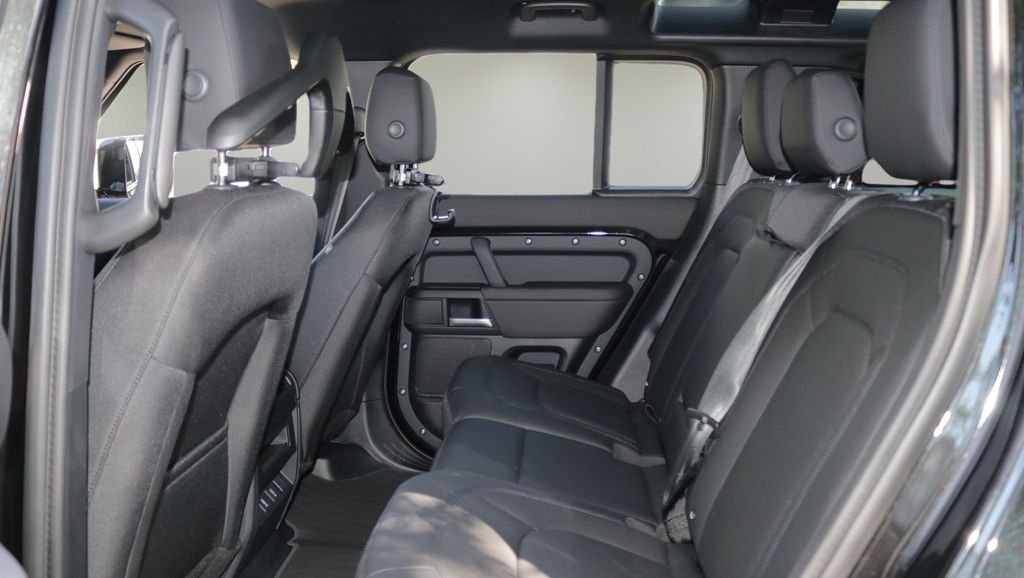 New 2026 Santorini Black Land Rover S image 12