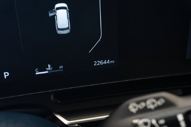 Used 2025 White Kia SX Prestige image 23