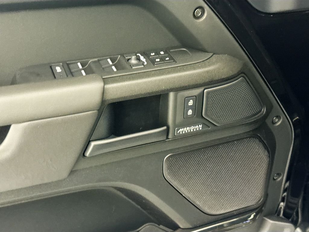 New 2026 Narvik Black Land Rover OCTA Black image 16