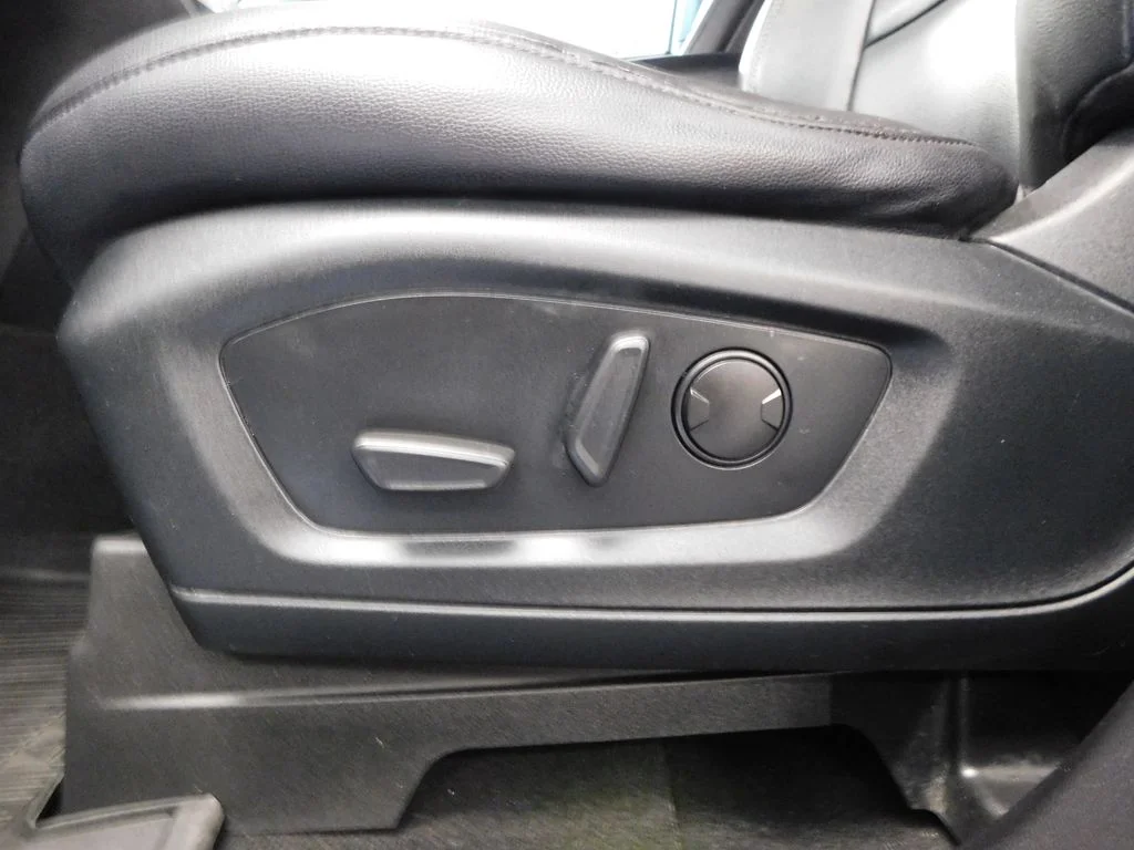 Used 2020 Agate Black Metallic Ford XLT image 14