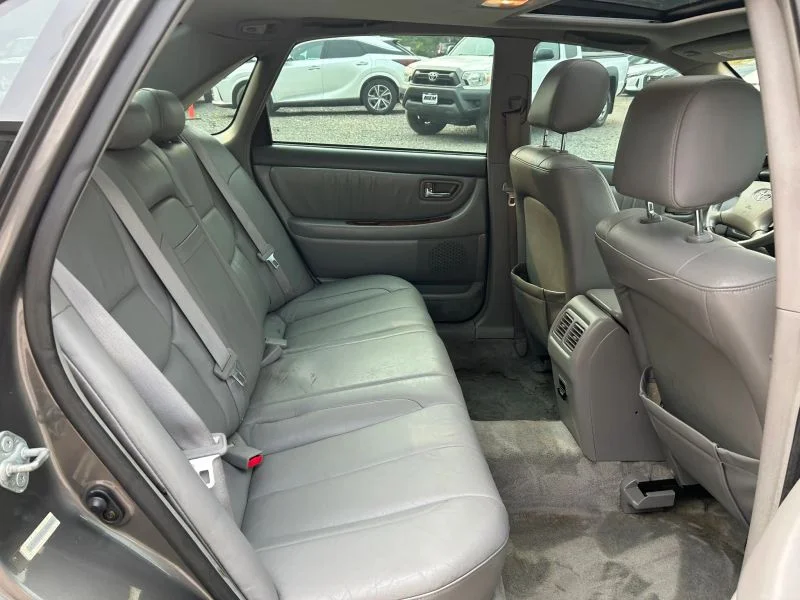 Used 2004 Gray Toyota XLS Sedan 4D image 26
