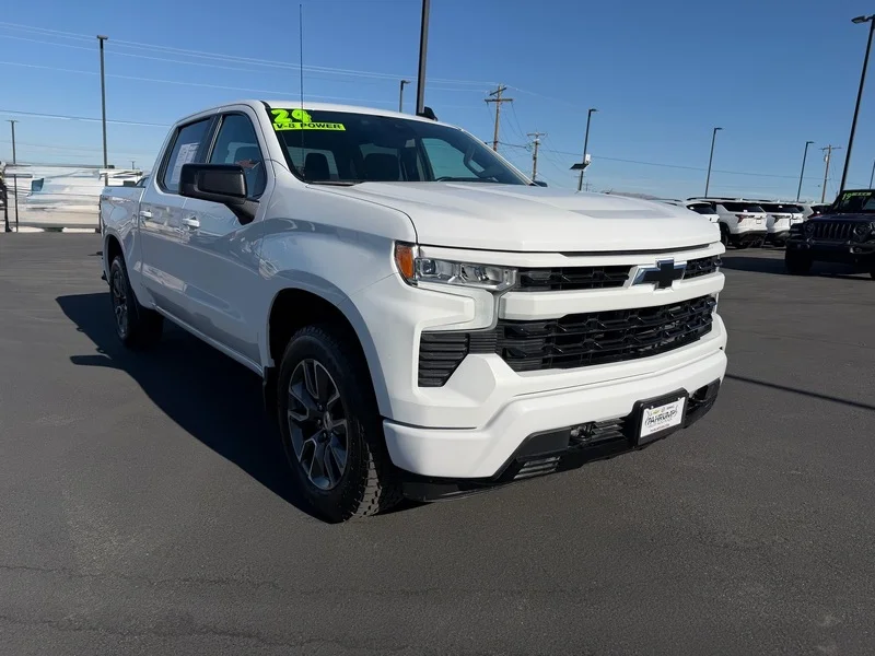 Used 2024 Summit White Chevrolet RST image 1